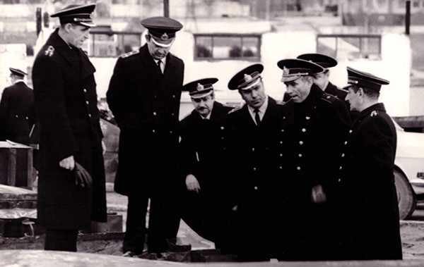 Адмирал вГруппеОфицеров